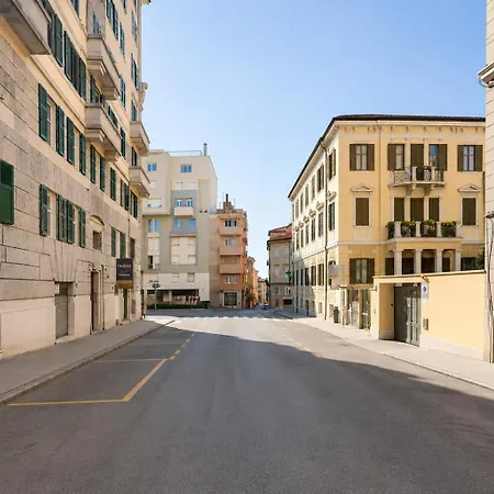 Apartment Roseto - Modern Elegance And Relaxation
